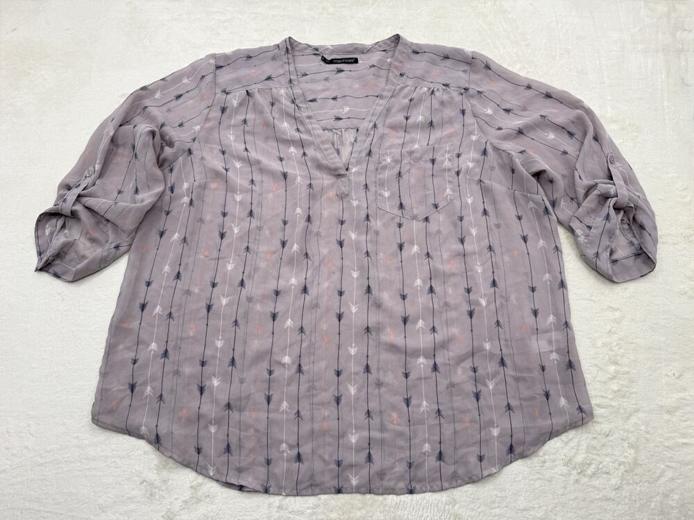 Maurices Womens Grey Blouse White Blue Peach Arrow Design Long Sleeve V Size 3